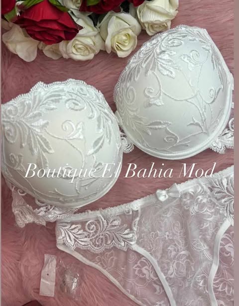 Ensemble robe blanche tesdira en dentelle