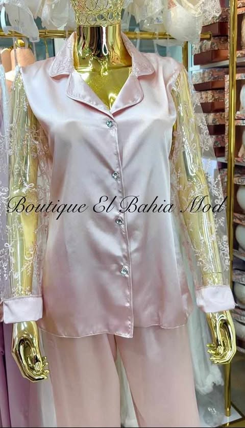 pyjama satin a manches dentelle Rose
