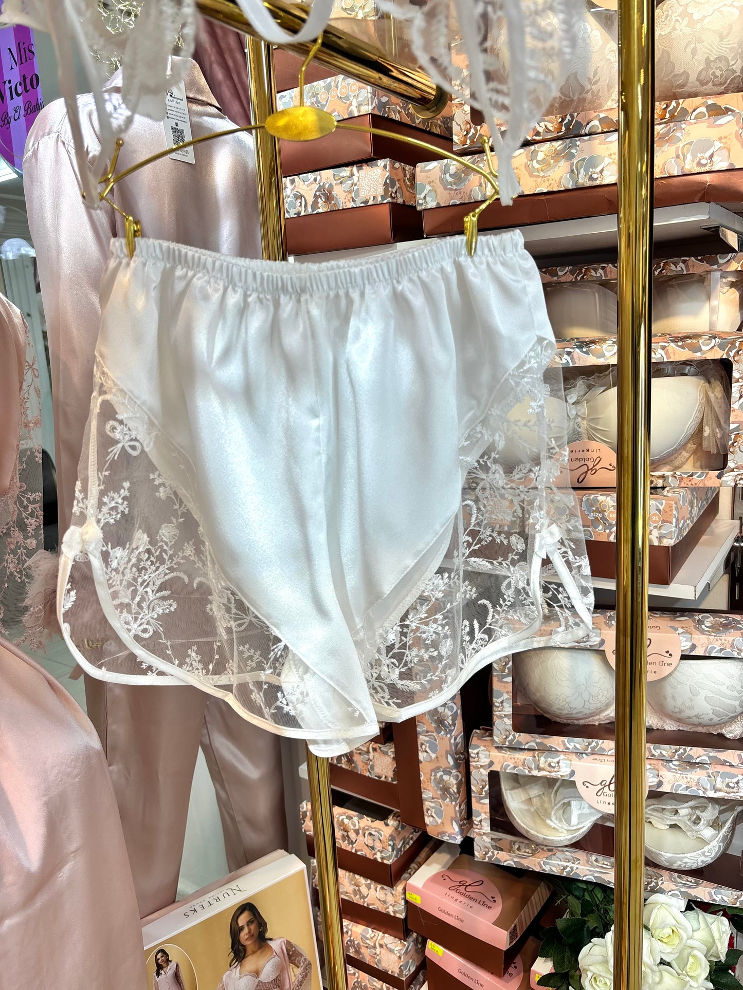 Box 6 pièces satin dentelle