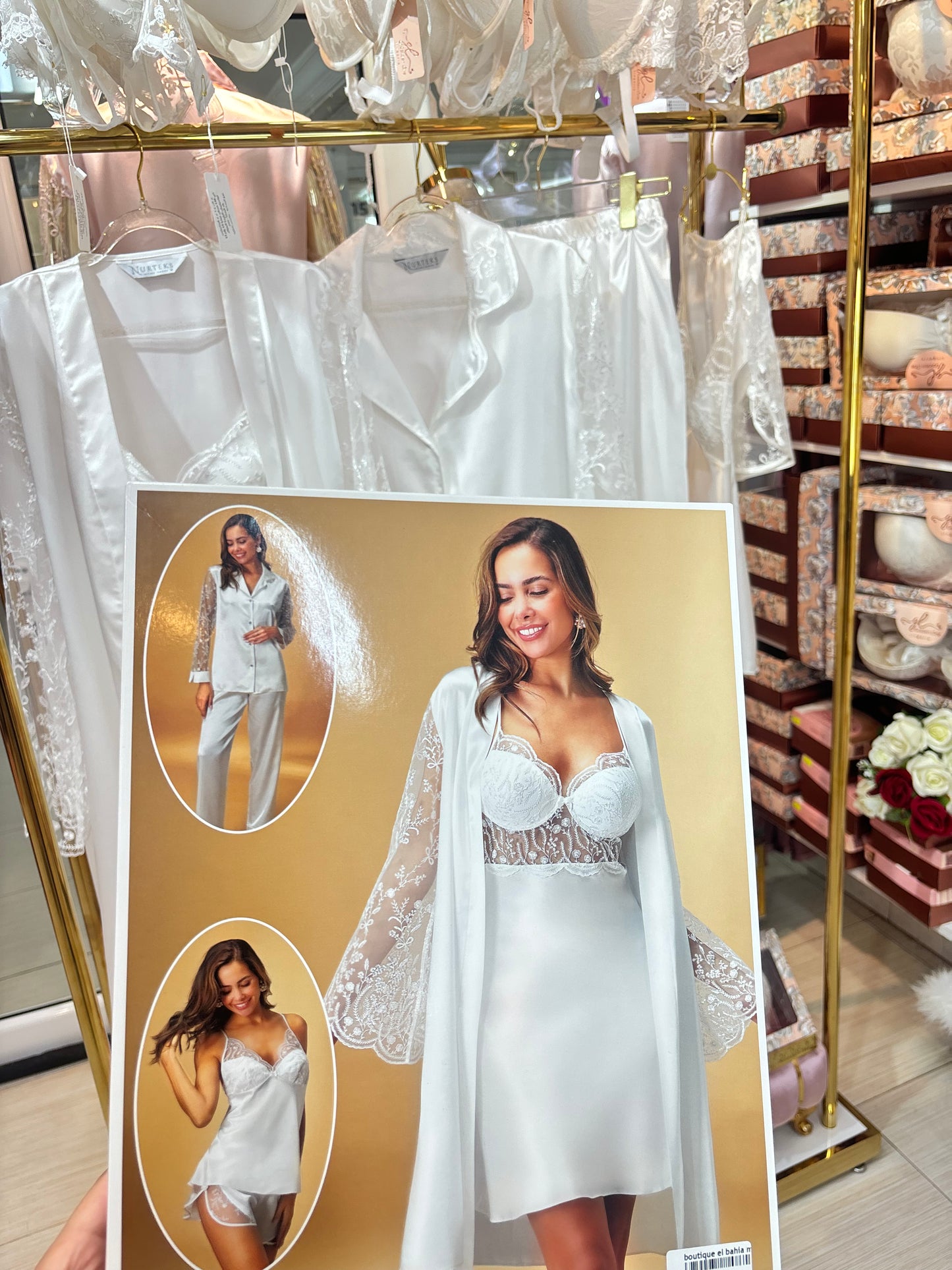 Box 6 pièces satin dentelle